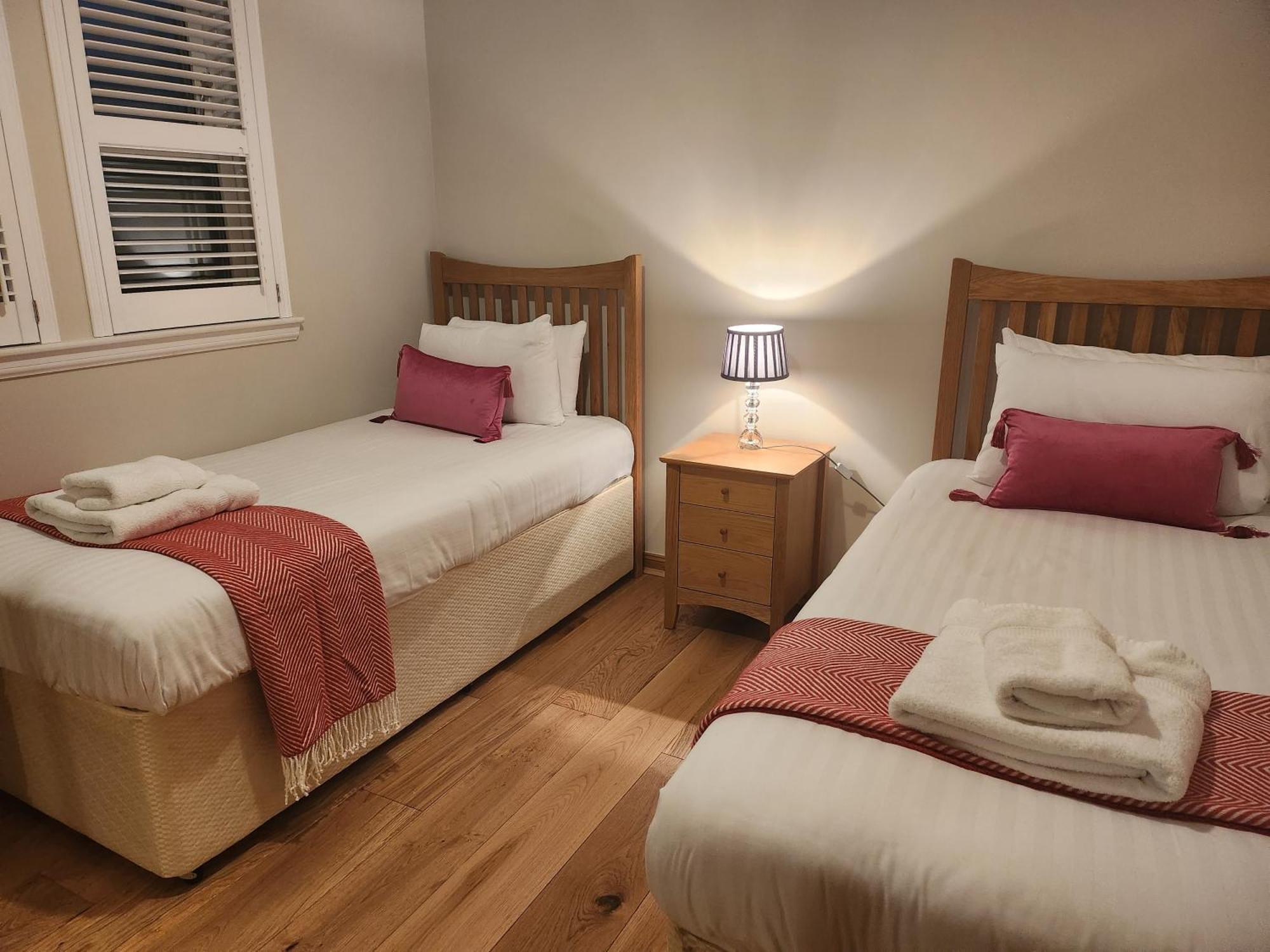 Auchendennan Farm Self Catering Cottages Balloch Esterno foto