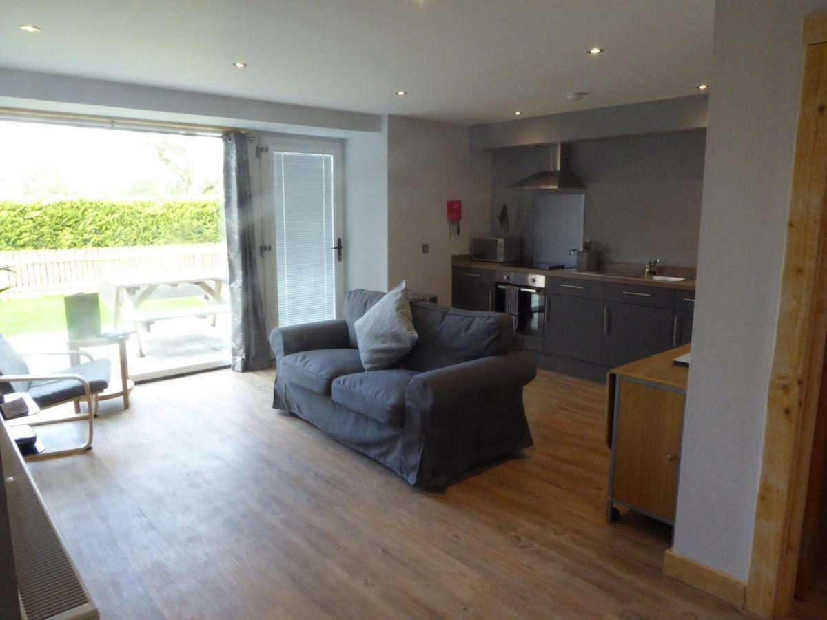 Auchendennan Farm Self Catering Cottages Balloch Esterno foto